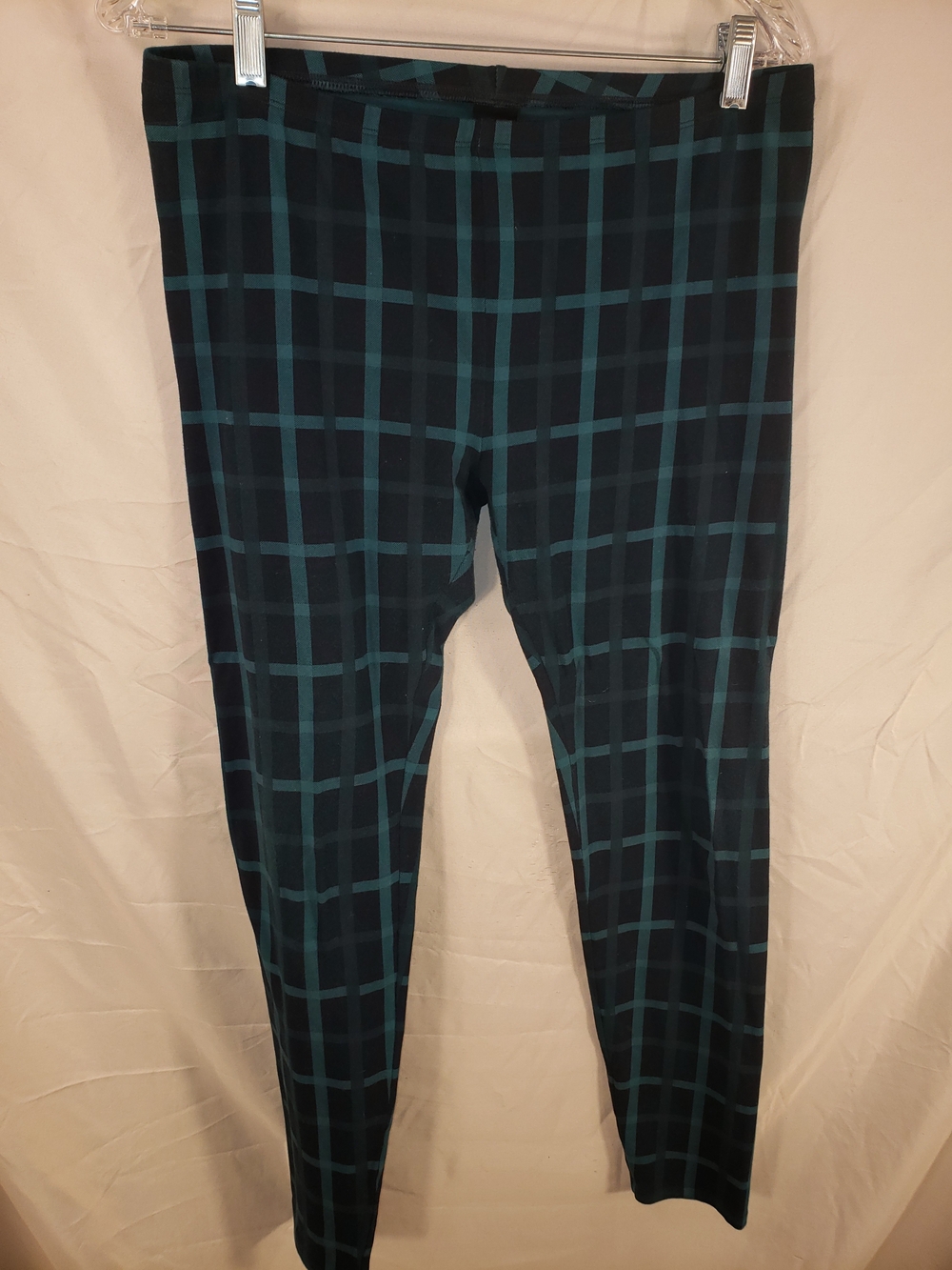 HUE Teal Grid Plaid Leggings on Black - L